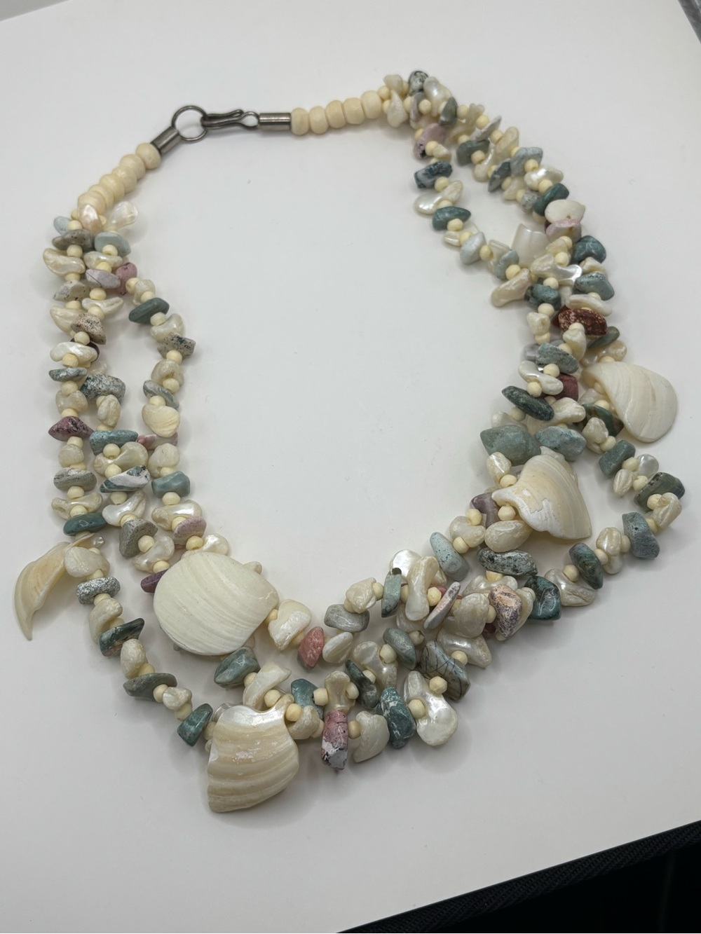 Vintage Multi-Strand Shell Chip Necklace in Cream and Seafoam
